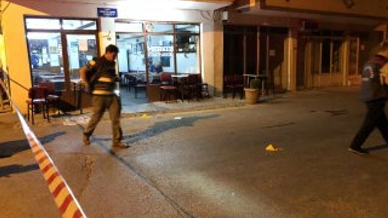 Eski ortağına kıraathane önünde kurşun yağdırdı
