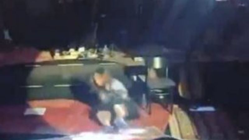 Sertap Erener yere düştü