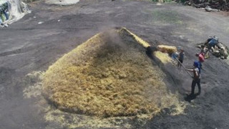 Ateş sıcağının çevresinde 60 TL'ye ekmek parası