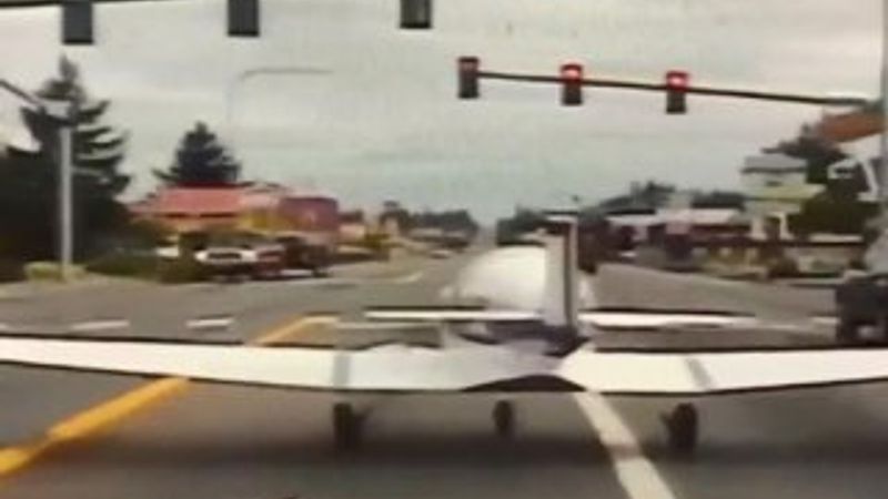 ABD'de arızalanan uçak trafiğe karıştı