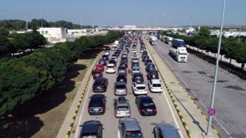 Gurbetçiler Türkiye'den ayrılıyor