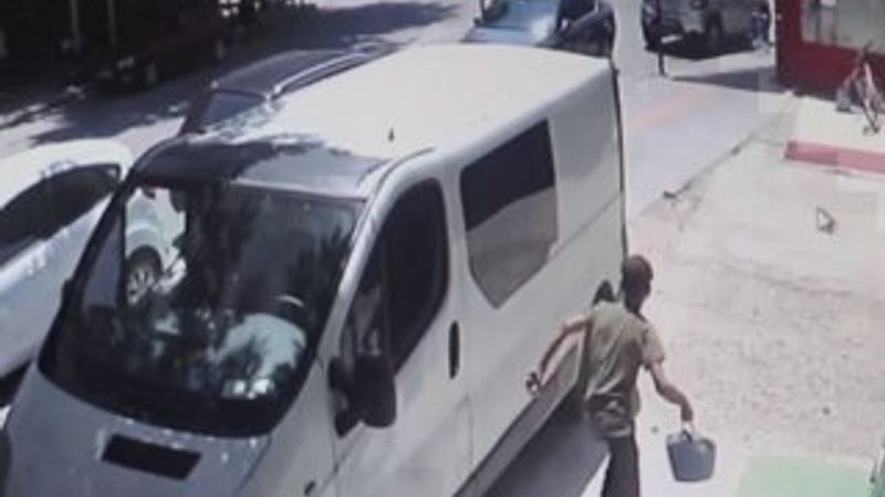 Karaman'da 15 yaşındaki hırsız kasadan parayı çalıp kaçtı