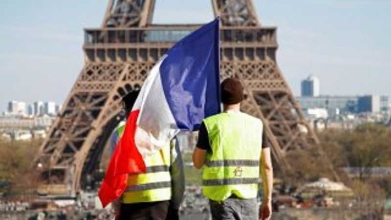 Sarı Yelekliler protestoların 38. haftasında devrim istedi