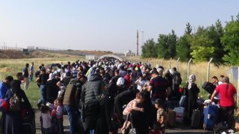 26 bin Suriyeli sınırı geçti
