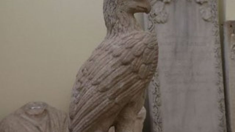 Kınık Höyük'te kartal heykelleri bulundu