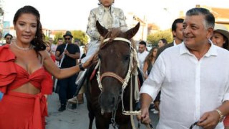 Yılmaz Vural, Alaçatı'da düğün yaptı
