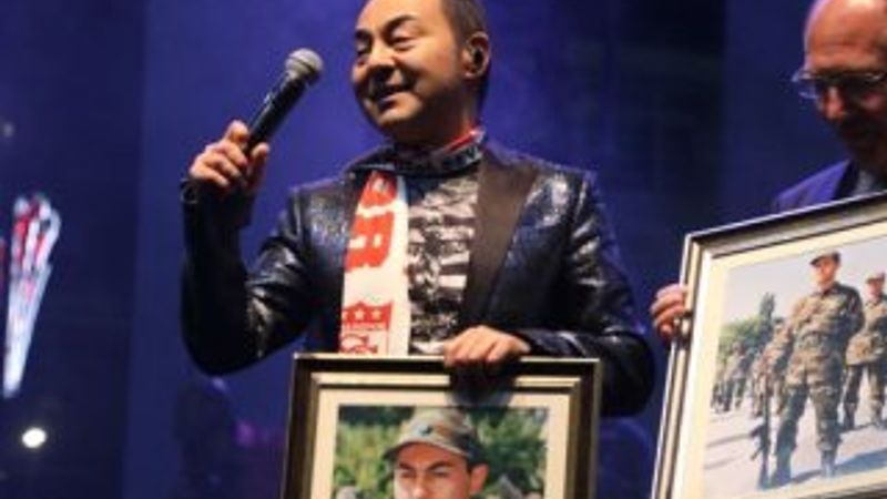 Serdar Ortaç askerlik fotoğrafını görünce duygulandı