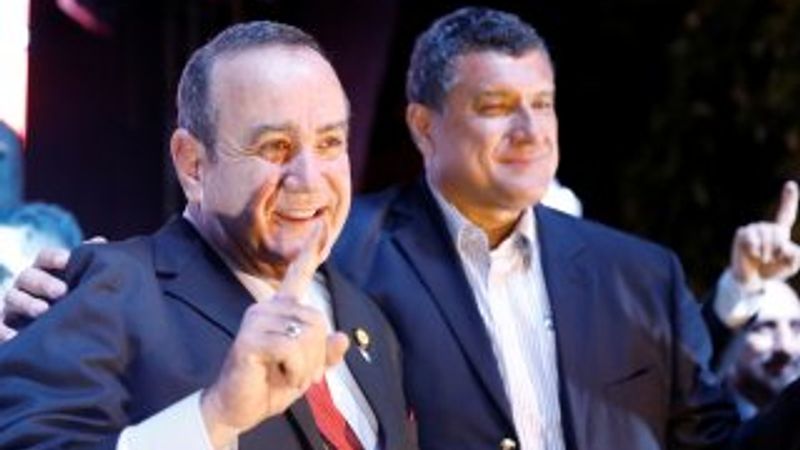 Guatemala yeni devlet başkanını seçti