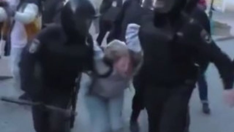 Rusya'da polis şiddeti kamerada