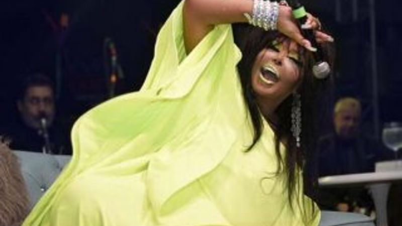 Bülent Ersoy Hadise'yi övdü