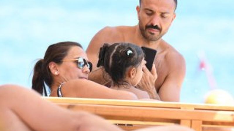 Demet Akalın servet değerinde yazlık aldı