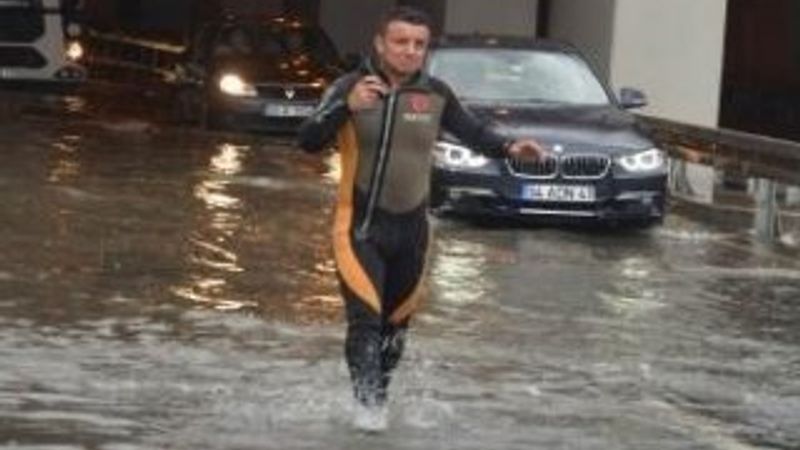 Mahsur kalan araçların yardımına zıpkıncılar koştu