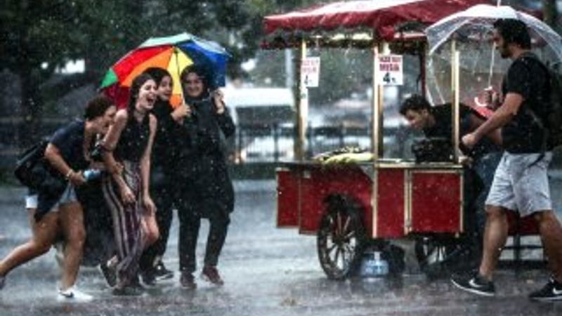 Fatih'te metrekareye 114 kilogram yağış düştü