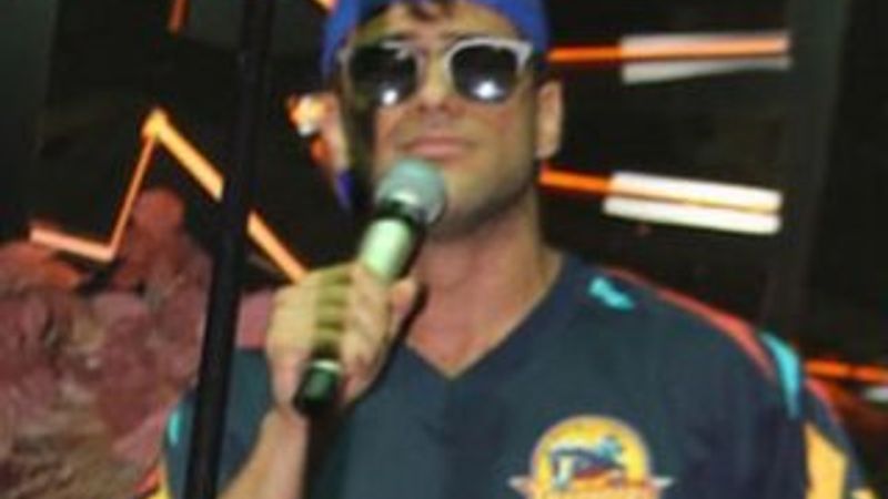 Reynmen ilk konserini verdi