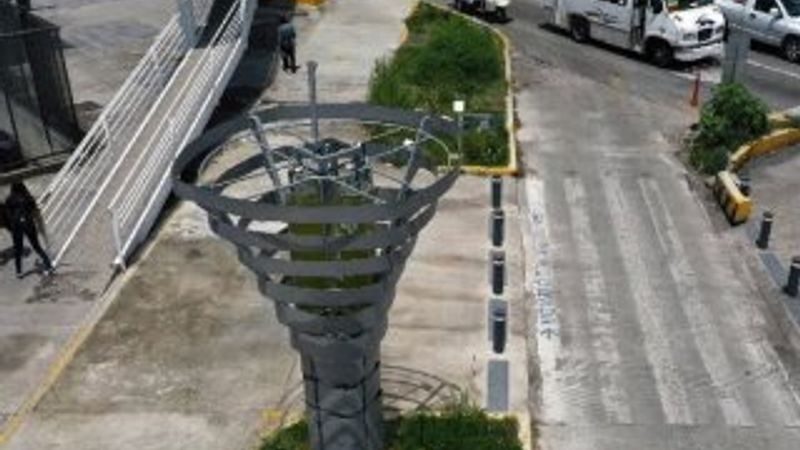 Küçük bir ormanın yaptığını tek başına yapabilen yapay ağaç