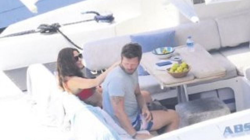 Kıvanç Tatlıtuğ'un tekne keyfi