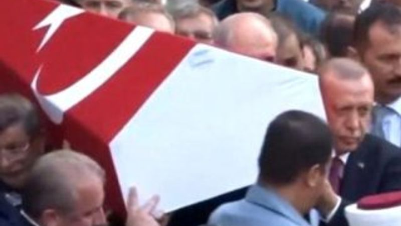 Cumhurbaşkanı Erdoğan ile Davutoğlu aynı karede