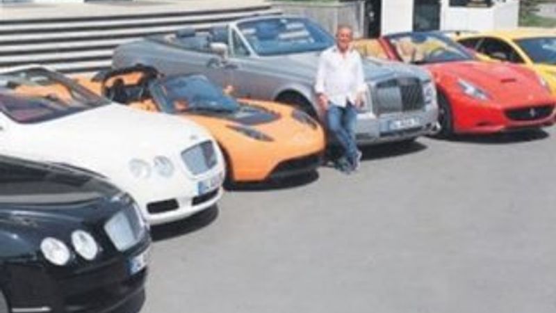 Ali Ağaoğlu otomobillerini satıyor