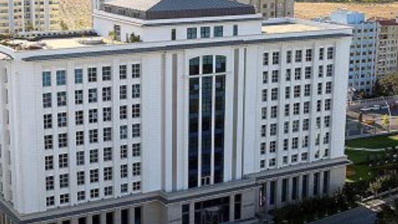 AK Parti'den Davutoğlu, Gül ve Babacan'a davet yok