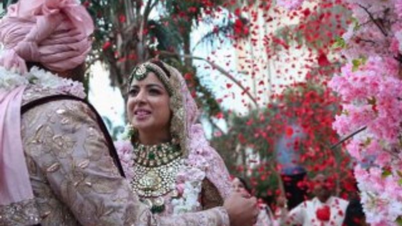 Hint düğünlerinden 50 milyon dolar geldi