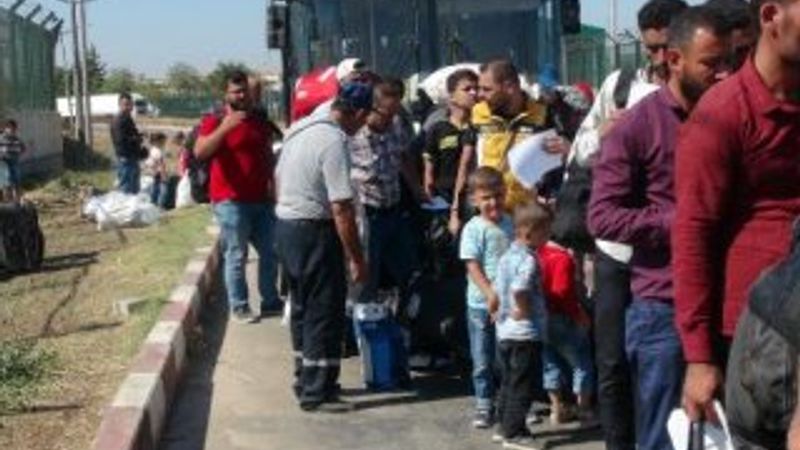 Suriyelilerin Türkiye'ye dönüşü devam ediyor