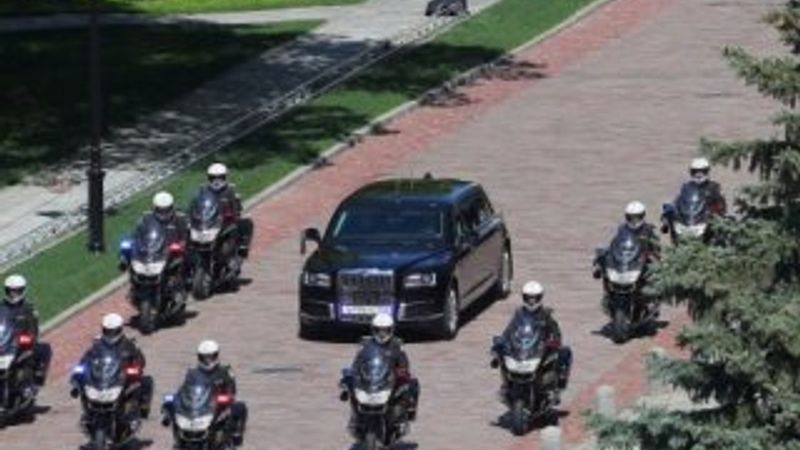 Putin'in yerli limuzini satışa çıktı