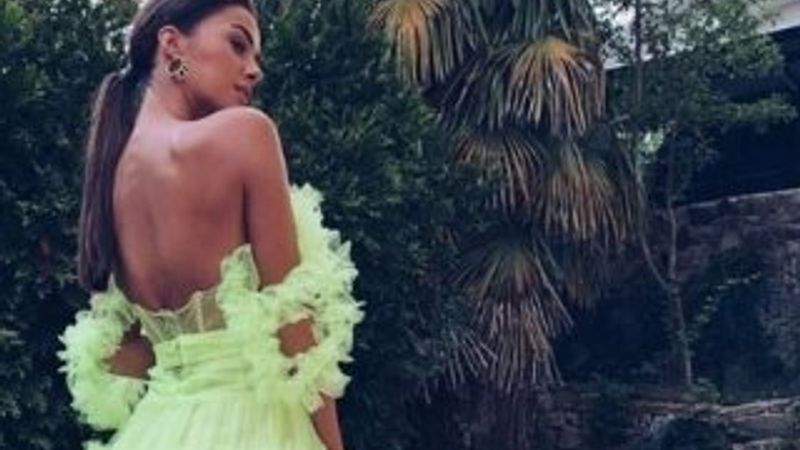 Bensu Soral'ın düğün kıyafeti