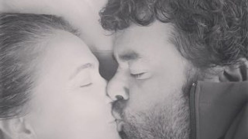 Ceyda Düvenci'den aşk dolu paylaşım