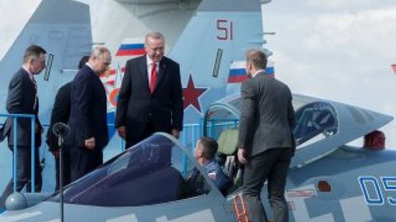 Cumhurbaşkanı Erdoğan, SU-57'yi inceledi