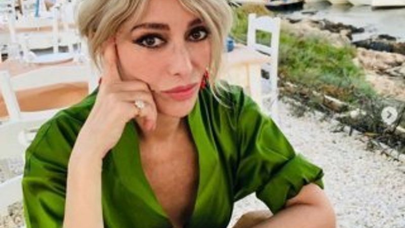 Zerrin Tekindor Mikonos'ta