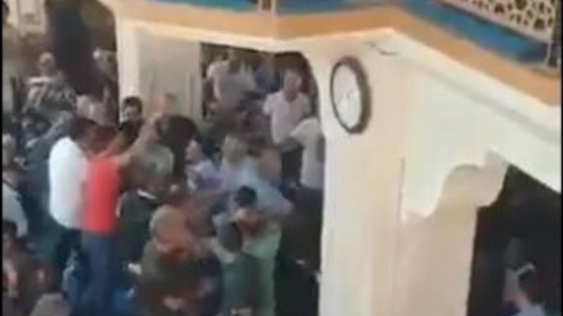 Hutbede Atatürk tartışması camide arbede çıkardı