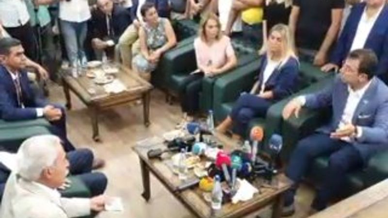 Ekrem İmamoğlu, kayyum atanan başkanlarla görüştü