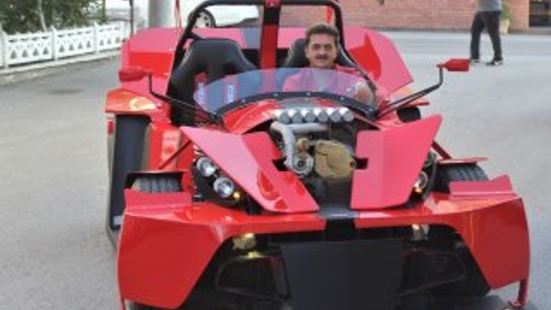Emekli ustanın yaptığı yarış otomobili