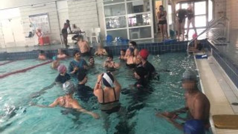 Paris’te haşema eylemi havuz kapattırdı