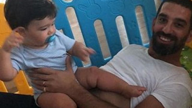 Arda Turan: Oğlumla galibiyeti kutluyoruz