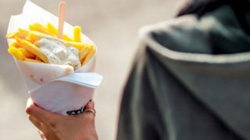 17 yaşındaki İngiliz tek tip beslenmekten kör oldu