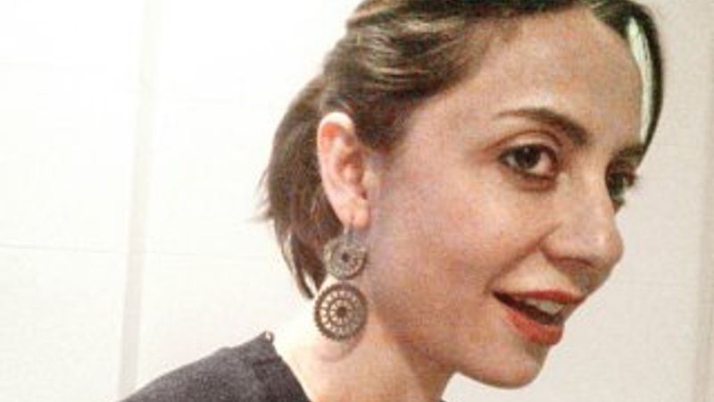 Aslı Aydıntaşbaş, Ahmet Davutoğlu'nu gazlıyor