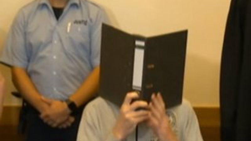 Almanya'da 32 çocuğu taciz eden 2 sapığa hapis cezası