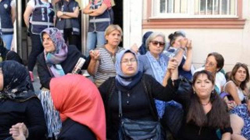 Çocukları için nöbet tutan Diyarbakır annelerine destek