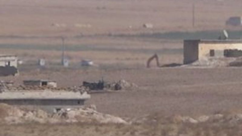 YPG, hendeklerin üzerini kapatmaya başladı