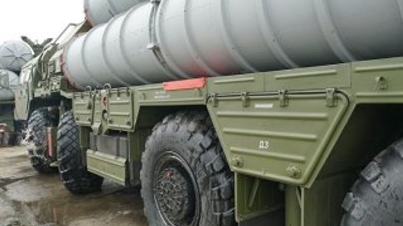 Hindistan S-400 sisteminin ilk avans ödemesini yaptı