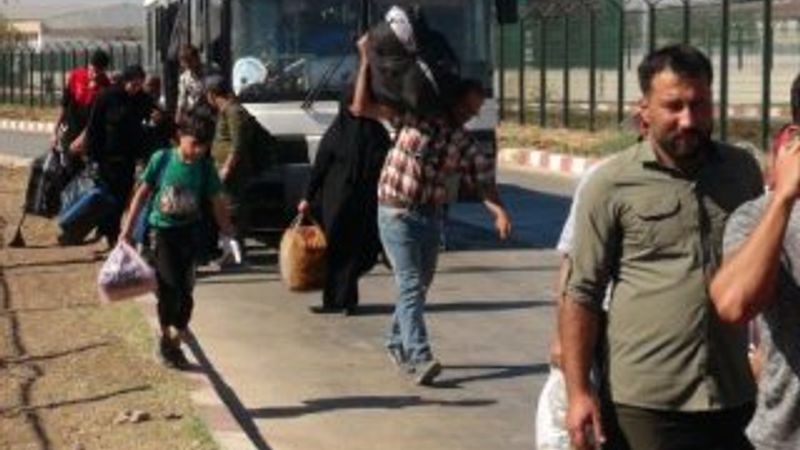37 bin Suriyeli Türkiye'ye döndü