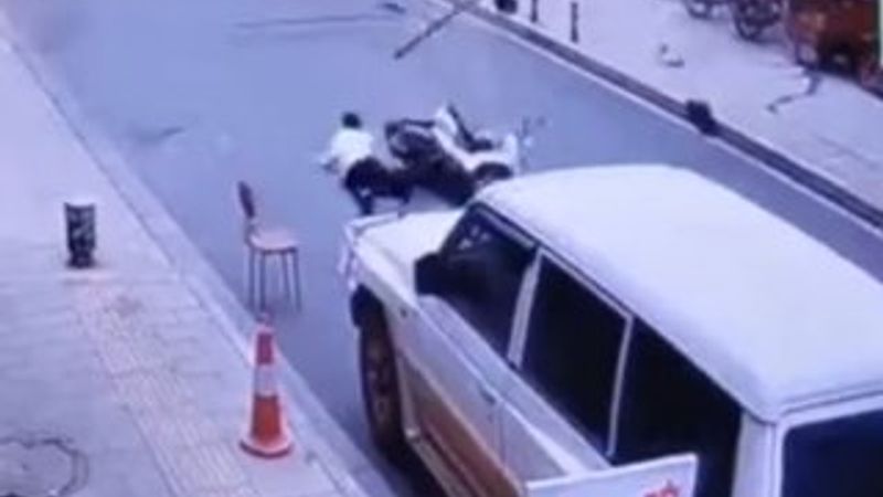 Patlayan benzin istasyonunun parçaları ölüme neden oluyordu