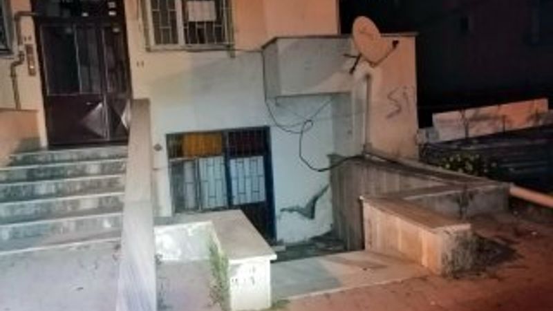 İstanbul'da babasını kerpetenle öldüren genç yakalandı