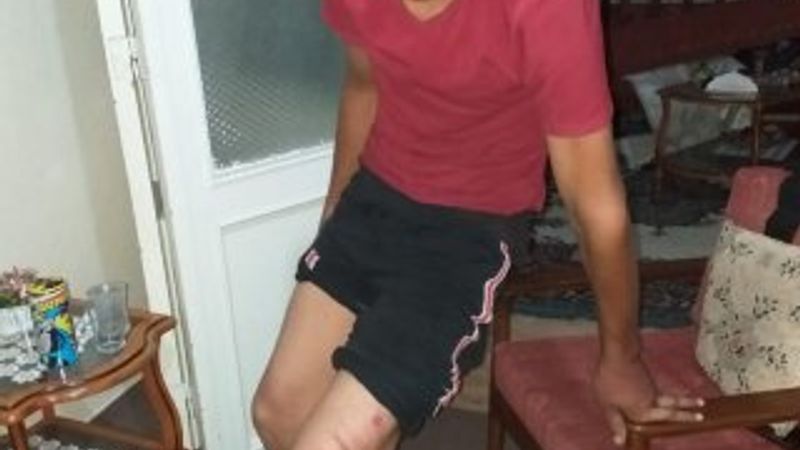 Yanında çalışan çırağını triger kayışı ile dövdü