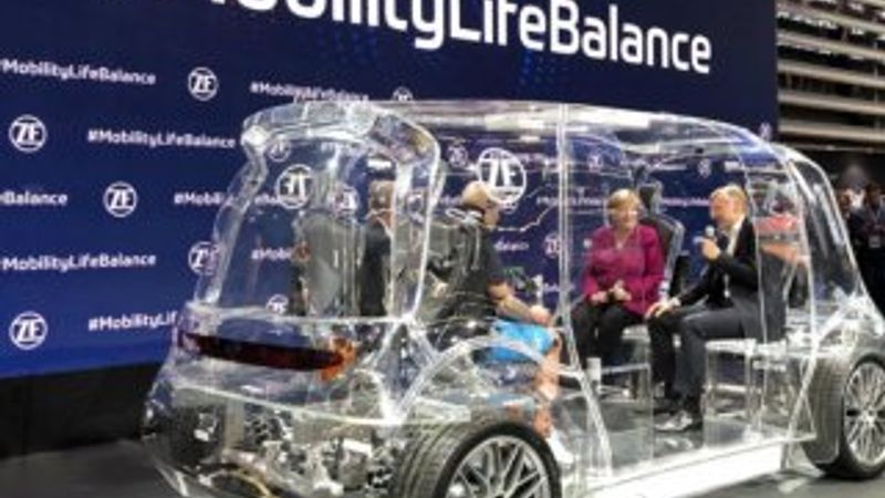 Angela Merkel, Frankfurt Otomobil Fuarı’nı açtı