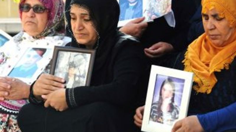 Diyarbakır'daki ailelerin oturma eylemi 11'inci gününde