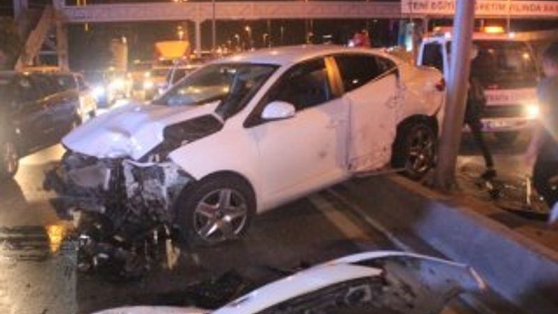 Makas attı, önce bariyere sonra başka araca çarptı