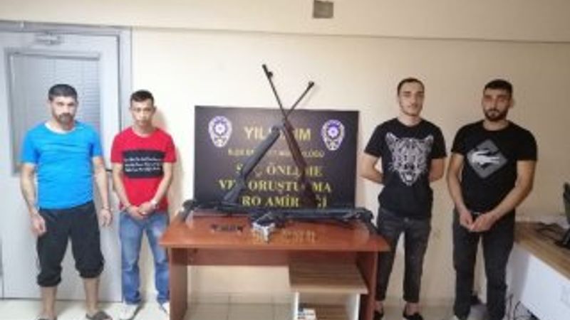 Çekirdek çitleyen arkadaşını vurdu