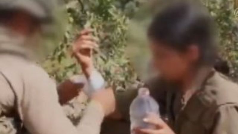 Mehmetçik, PKK'lı teröristin yarasını sardı